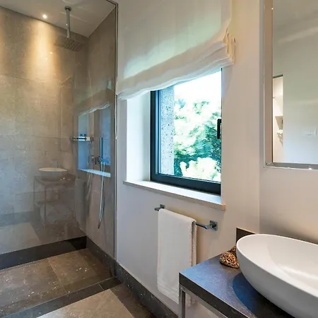 Acqua Marina Villa *